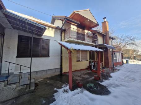 Dve stambene jedinice i lokal u Kruševcu – odlična prilika!