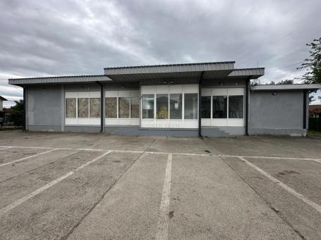 Poslovni prostor za izdavanje u Paraćinu – 322 m², odličan pristup i parking