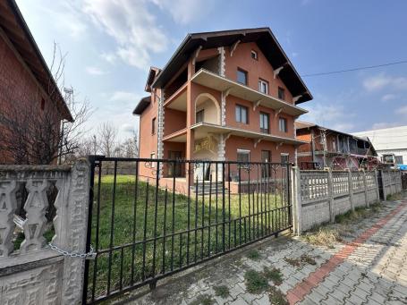 HIT PONUDA – Kuća sa tri stambene jedinice bez ulaganja
