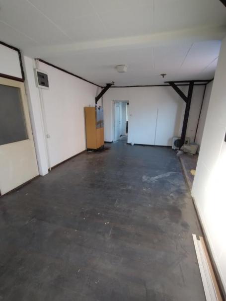 Poslovni prostor - 90 m2 - Centar