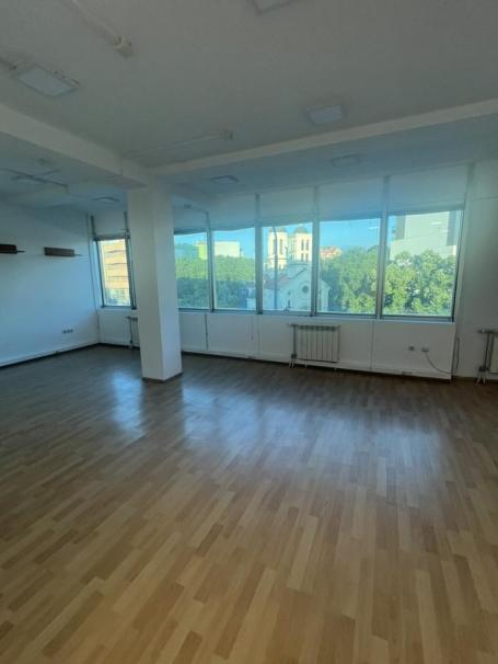 POSLOVNI PROSTOR - CENTAR - 102m2