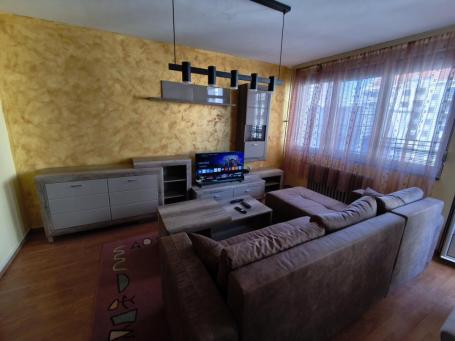 Trosoban stan - Širi centar - 70m2