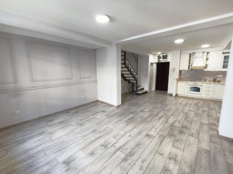Duplex sa garažom  -  95m2 + 13m2  -  Dom Zdravlja