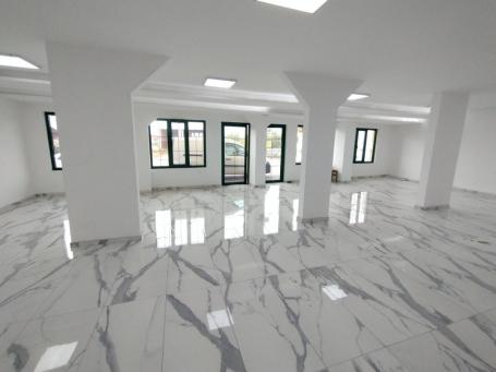 Lokal - 213m2 - Komren
