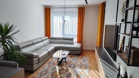 LUX DVOSOBAN STAN SA PARKINGOM - CENTAR