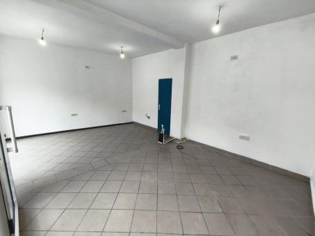 Lokal 34m2 - Centar - Prometno