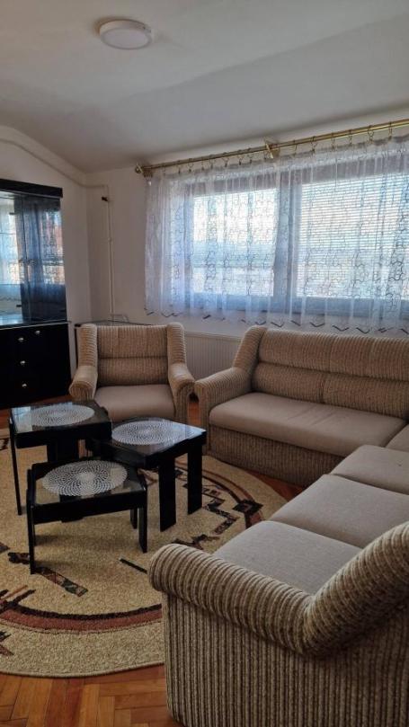Trosoban stan - Bulevar Nemanjića - 74m2