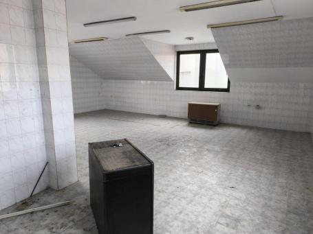 POSLOVNI PROSTOR 180m2