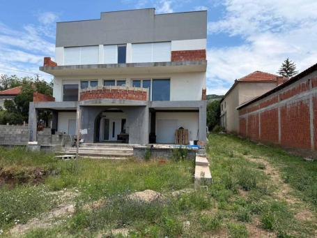 Troetažna kuća u Gornjem Matejevcu
