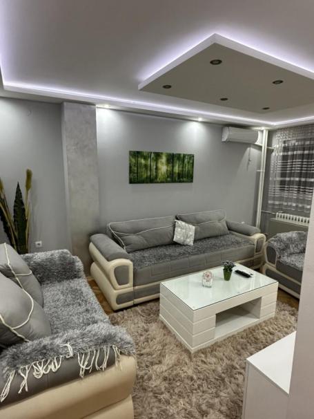 Lux dvosoban stan kod parka Sveti Sava
