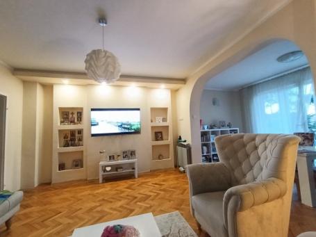 Porodična stambena zgrada
