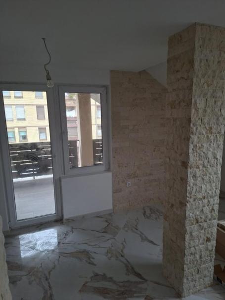 Lux trosoban stan u Duvaništu