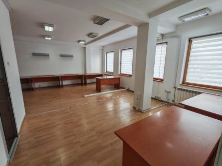 Lep poslovni prostor kod crkve Svetog Luke
