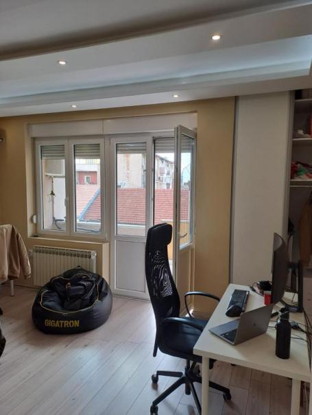 Renoviran poslovni prostor u pešačkoj zoni