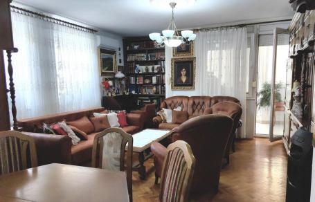 Troiposoban stan, Podbara