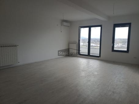 Novogradnja u centru, bez provizije