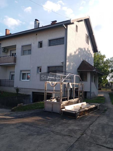 Kuća - vertikala u odličnom stanju