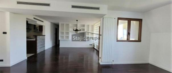 Top lokacija, duplex, Kej