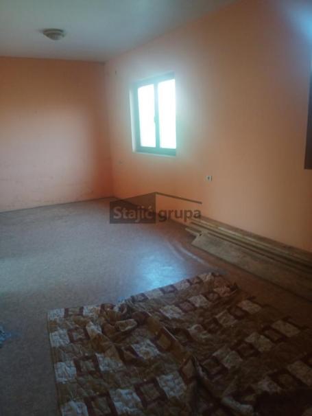 ODLIČNA INVESTICIJA – STAMBENO-POSLOVNA ZGRADA U SURČINU (445 m²)