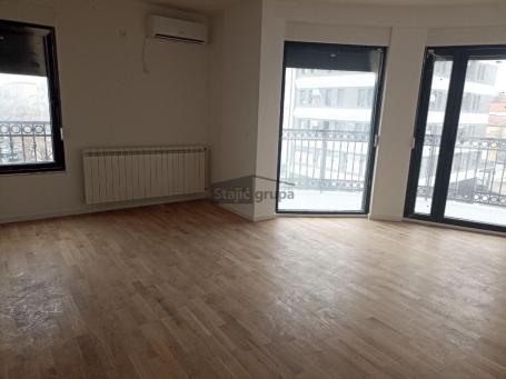 Novogradnja u centru, bez provizije