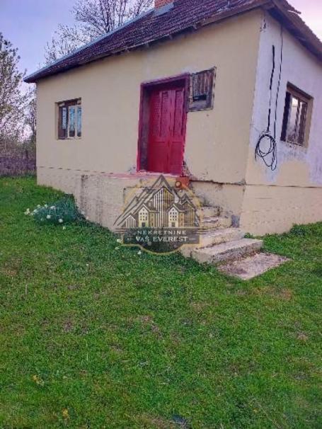 Mionica, dve kuće sa imanjem, 15 km od Banje Vrujci