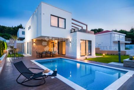 Exklusive Villa am Meer mit Panoramablick und privater Wellness-Oase auf der Insel Čiovo