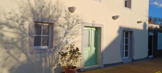 Sunčana kamena oaza mira – Otok Krk