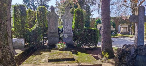 GROBNICA NA CENTRALNOJ POZICIJI VARAŽDINSKOG GROBLJA