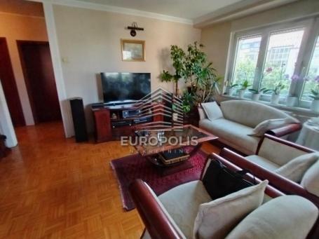 91m2, 3.5, garaža, mogućnost dve stambene jedinice ID#9786