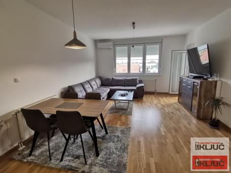 KOD NAJLON PIJACE, 62m2, Trosoban, Namešten