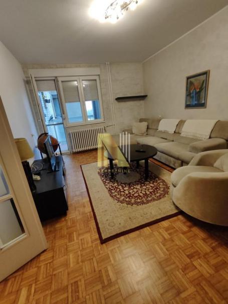Izdaje se - namešten 3.0 stan - Beogradski kej