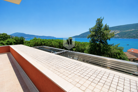 Ekskluzivan duplex stan površine 283m² sa pogledom na more – Centar Igala