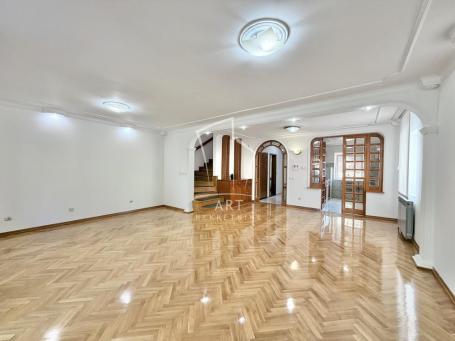 Senjak , Town house 230 m2 ID#15786