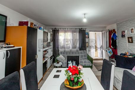 Kuća  na  Mramorskom brdu, prizemlje  i  sprat, 104 m2, plac  406 m2