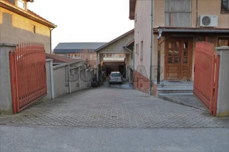 Rača, naselje Vinogradi, kuća 135 m2, pomoćni objekat 170 m2, plac 317 m2