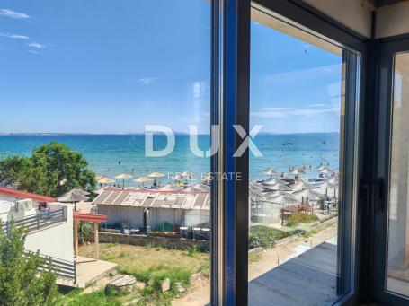ZADAR, VIR - Luksuzan stan s krovnom terasom i prekrasnim pogledom na more ispred plaže Jadro! BS3