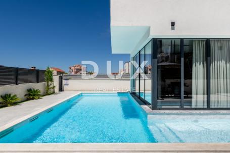 ZADAR, VRSI - Luksuzna vila s pogledom na more