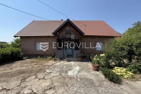 Brckovljani, Lupoglav, kuća 100 m² na zemljištu od 4.127 m²
