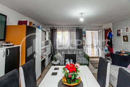 Kuća  na  Mramorskom brdu, prizemlje  i  sprat, 104 m2, plac  406 m2