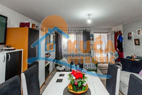 Kuća  na  Mramorskom brdu, prizemlje  i  sprat, 104 m2, plac  406 m2