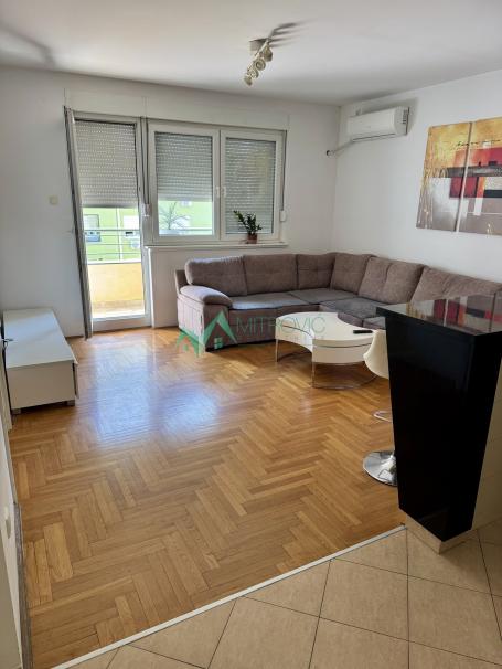 Izdavanje, Stan, 41m2 , Grbavica