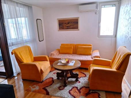 Dvosoban namješten stan, 76m2, Blok 5, Podgorica