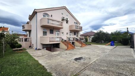 Namještena kuća, 180m2, Tološi, Podgorica