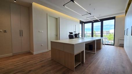 Poslovni prostor, 58m2, Capital plaza, Podgorica