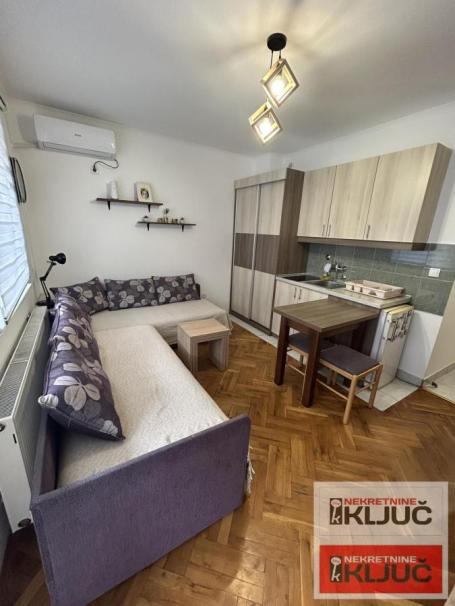 Garsonjera 25 m², Sajmište, Novi Sad, 2. sprat