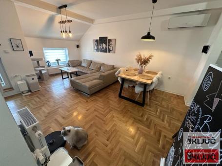 SOMBORSKI BULEVAR, 94m2, Četvorosoban-Duplex, Moderan, Namešten