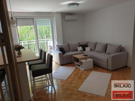 LIMAN 3, Troiposoban stan 76 m², Renoviran