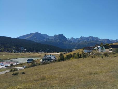 Prodaja apartmanske kuće na Žabljaku – Prisoje, 240 m² + 120 m² garažnog prostor