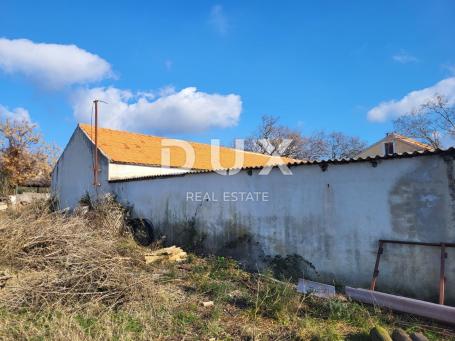 BIOGRAD, RAŠTANE GORNJE- Kamena kuća na parceli od 2300 m2