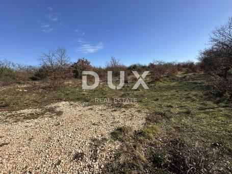 ZADAR, MURVICA - Building land 650m² - Regular shape - Access road